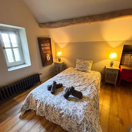 Manoir Avec Piscine Interieure Chauffee Farm stay *