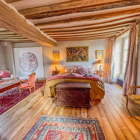 Farm stay Manoir Avec Piscine Interieure Chauffee Saint-Ouen-de-la-Cour