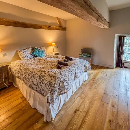Manoir Avec Piscine Interieure Chauffee Farm stay *