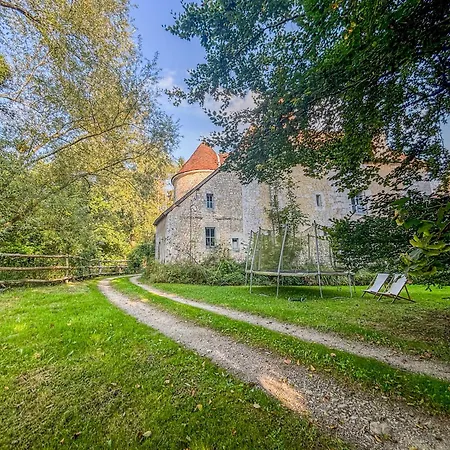 Manoir Avec Piscine Interieure Chauffee Farm stay