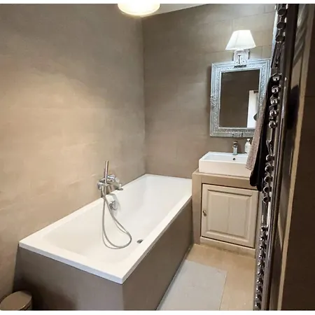 Manoir Avec Piscine Interieure Chauffee