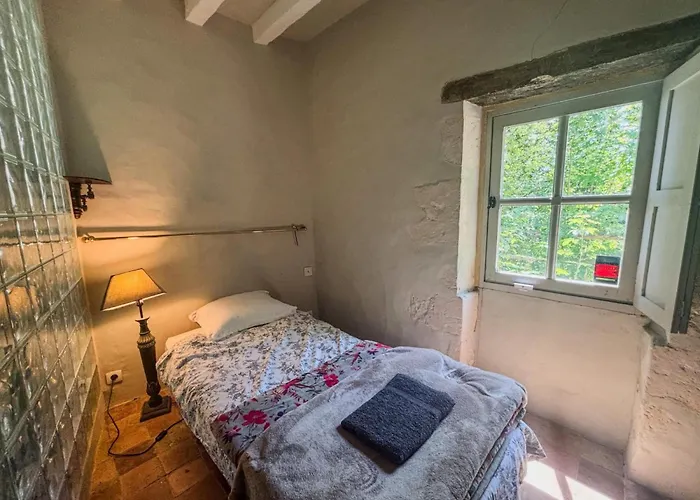 Çiftlik konaklama Le Manoir De Saint-ouen Avec Piscine Chauffee Interieure