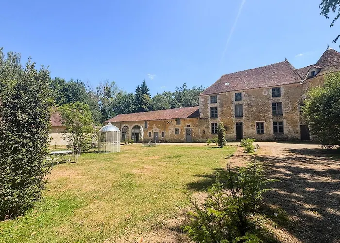 Le Manoir De Saint-ouen Avec Piscine Chauffee Interieure Farm stay *