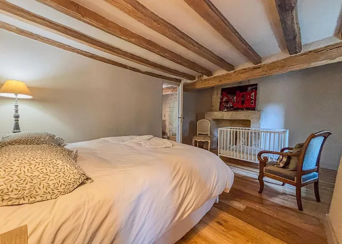 Farm stay Le Manoir De Saint-ouen Avec Piscine Chauffee Interieure