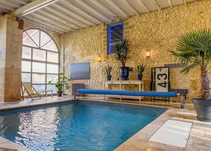Farm stay Le Manoir De Saint-ouen Avec Piscine Chauffee Interieure